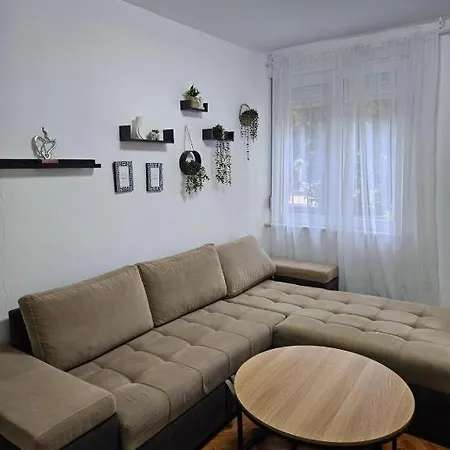 Apartment Lara Apartman *